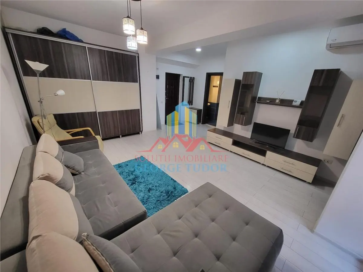 Appartement 2 Chambres à Louer, Militari Residence, Plan Séparé - foto 1