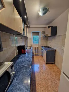 Appartement Trois Pièces, Premier Étage, Meublé et Équipé – Baza 3 - foto 5