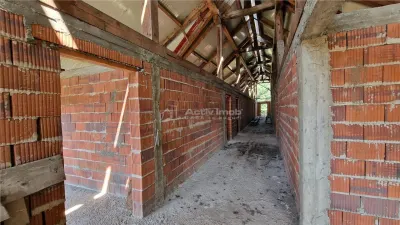 House / villa for sale 973 sqm in Resita, Calea Caransebesului area - foto 8