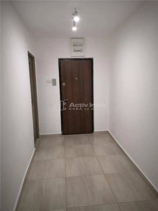 Resita Location: Appartement 3 Chambres, Entièrement Meublé et Équipé, Micro II - foto 11