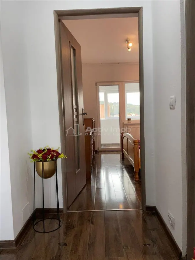 Resita Location: Appartement 3 Chambres, Entièrement Meublé et Équipé, Micro II - foto 18