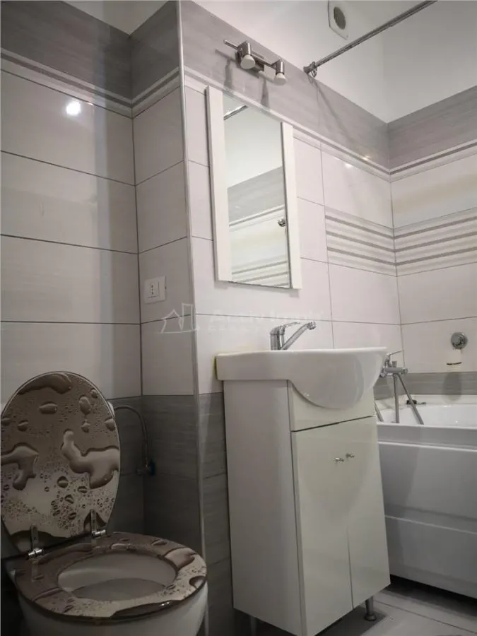 Resita Location: Appartement 3 Chambres, Entièrement Meublé et Équipé, Micro II - foto 8