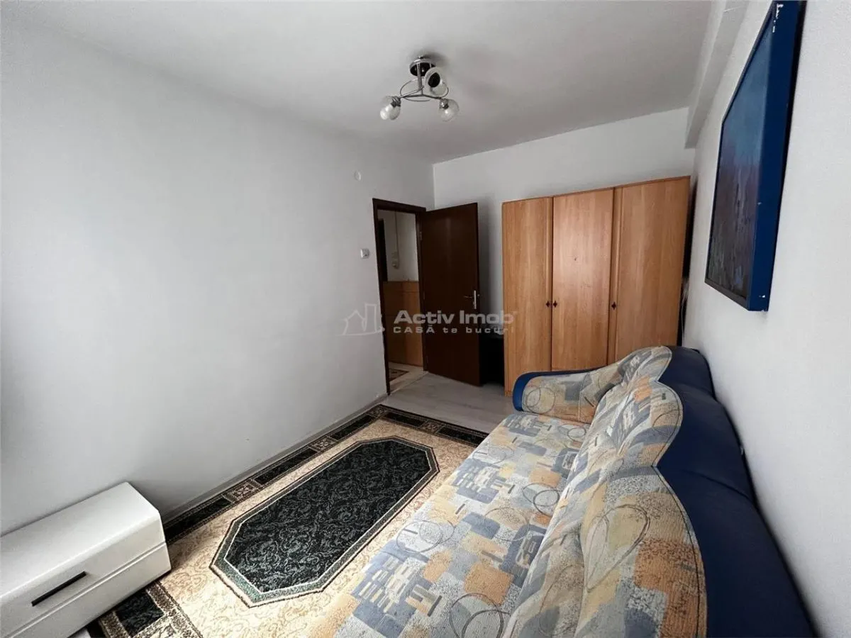 Apartment with 2 bedrooms for sale 47 sqm in Resita, Moroasa 1 area - foto 5