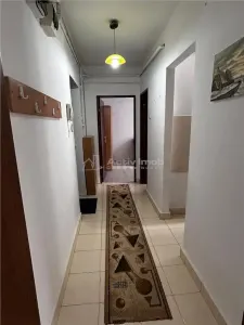 Apartment with 2 bedrooms for sale 47 sqm in Resita, Moroasa 1 area - foto 8