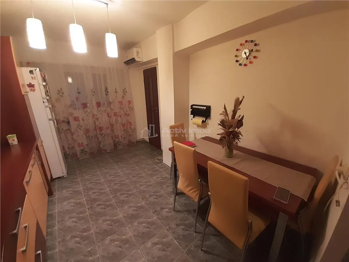 Resita，出租，3室公寓，家具齐全并配备完整，中心区 - foto 25