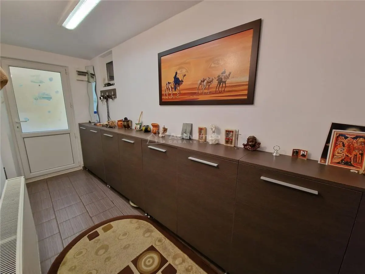 Resita: Villa Dúplex Central, Planta Baja + 1ª Planta + Ático, 2 Garajes, Comisión Cero Comprador - foto 11