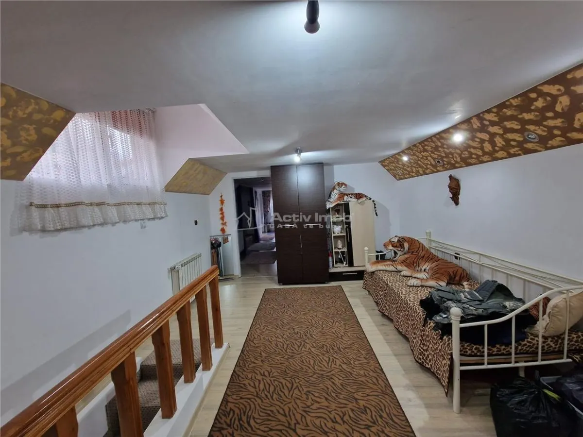 Resita: Villa Dúplex Central, Planta Baja + 1ª Planta + Ático, 2 Garajes, Comisión Cero Comprador - foto 13