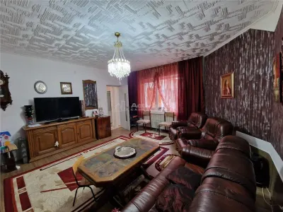 Resita: Villa Dúplex Central, Planta Baja + 1ª Planta + Ático, 2 Garajes, Comisión Cero Comprador - foto 16