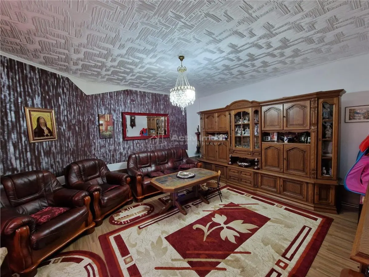 Resita: Villa Dúplex Central, Planta Baja + 1ª Planta + Ático, 2 Garajes, Comisión Cero Comprador - foto 17