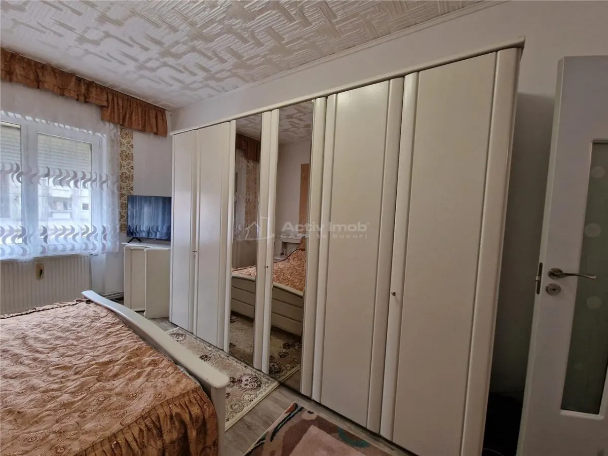 Resita: Villa Dúplex Central, Planta Baja + 1ª Planta + Ático, 2 Garajes, Comisión Cero Comprador - foto 18
