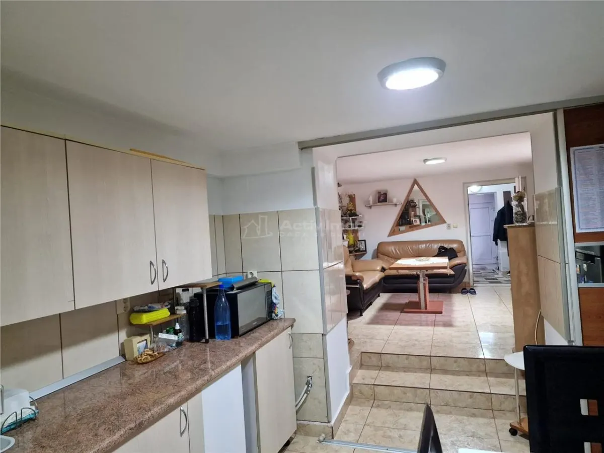 Resita: Villa Dúplex Central, Planta Baja + 1ª Planta + Ático, 2 Garajes, Comisión Cero Comprador - foto 21