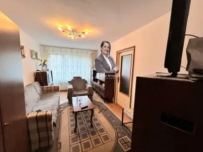 Reșița, 2-Bedroom Apartment, Comfort Grade 1, Semi-Separated Layout - Resita