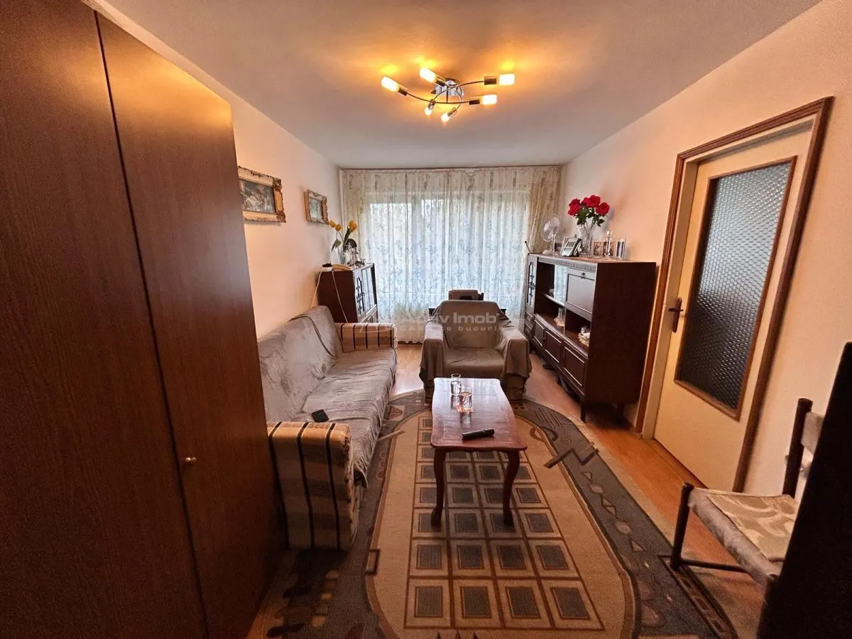 Reșița, Appartement 2 Chambres, Confort 1, Distribution Semi-Ouverte - foto 4