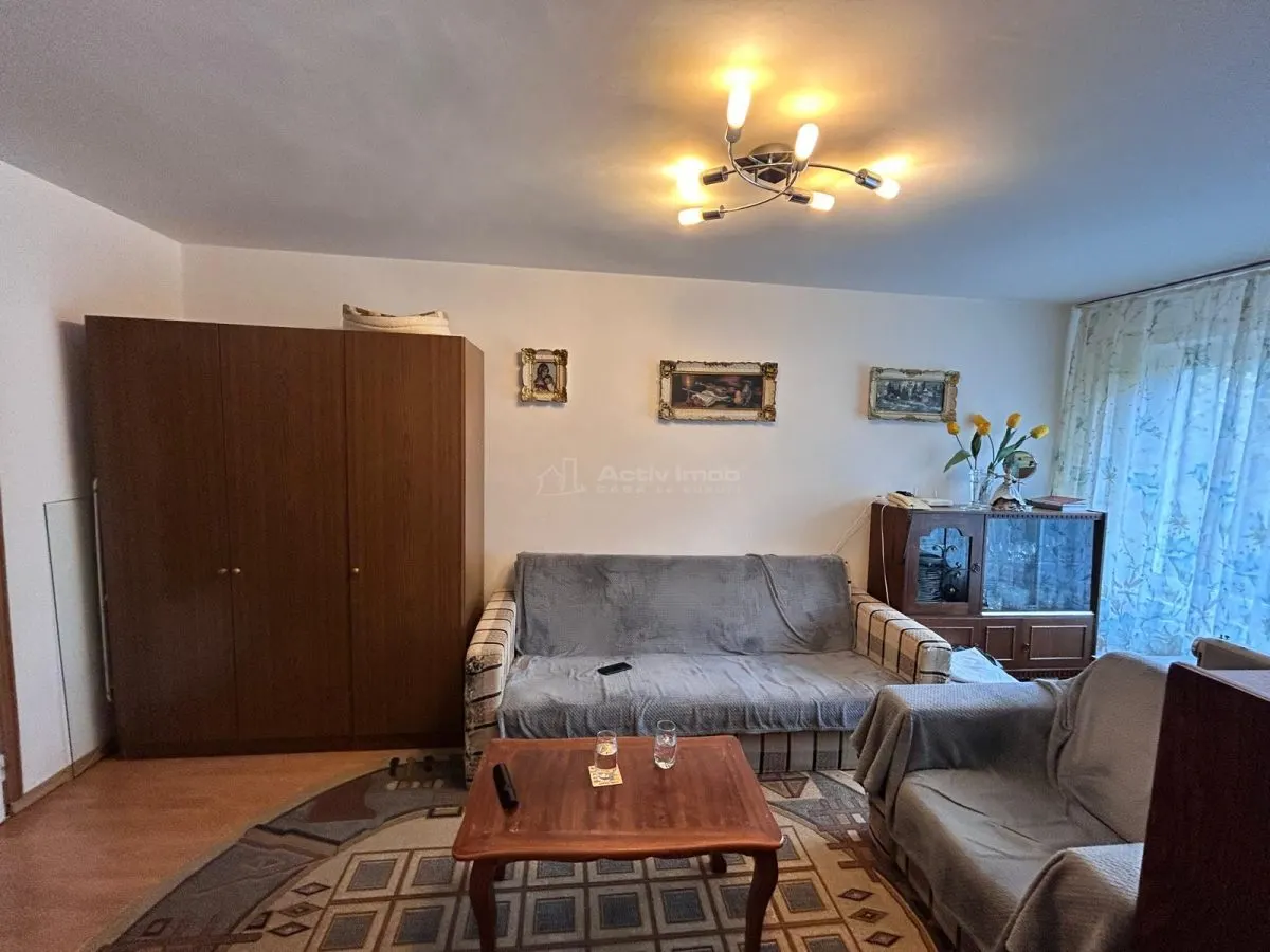 Reșița, Appartement 2 Chambres, Confort 1, Distribution Semi-Ouverte - foto 5
