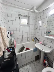 Reșița, Appartement 2 Chambres, Confort 1, Distribution Semi-Ouverte - foto 10
