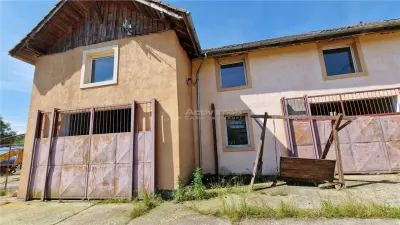 Auto Service Facility €65,000 & Accommodation Complex €45,000, Farliug - foto 3