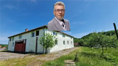 House / villa for sale 260 sqm in Resita, Vest area - Resita