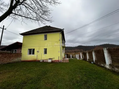 Bocsa Casa D+P+Etj.1. Garaj si Teren, Zona Mioritica. - foto 11