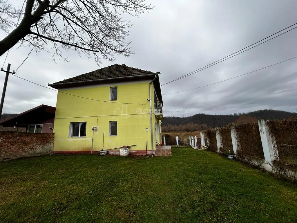 Bocsa Casa D+P+Etj.1. Garaj si Teren, Zona Mioritica. - foto 11