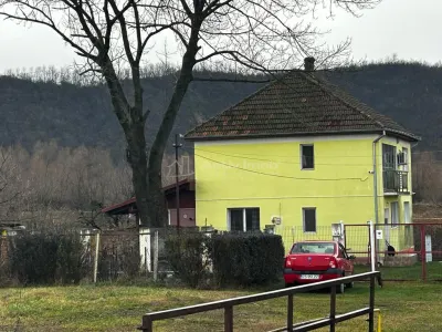 Bocsa Casa D+P+Etj.1. Garaj si Teren, Zona Mioritica. - foto 13