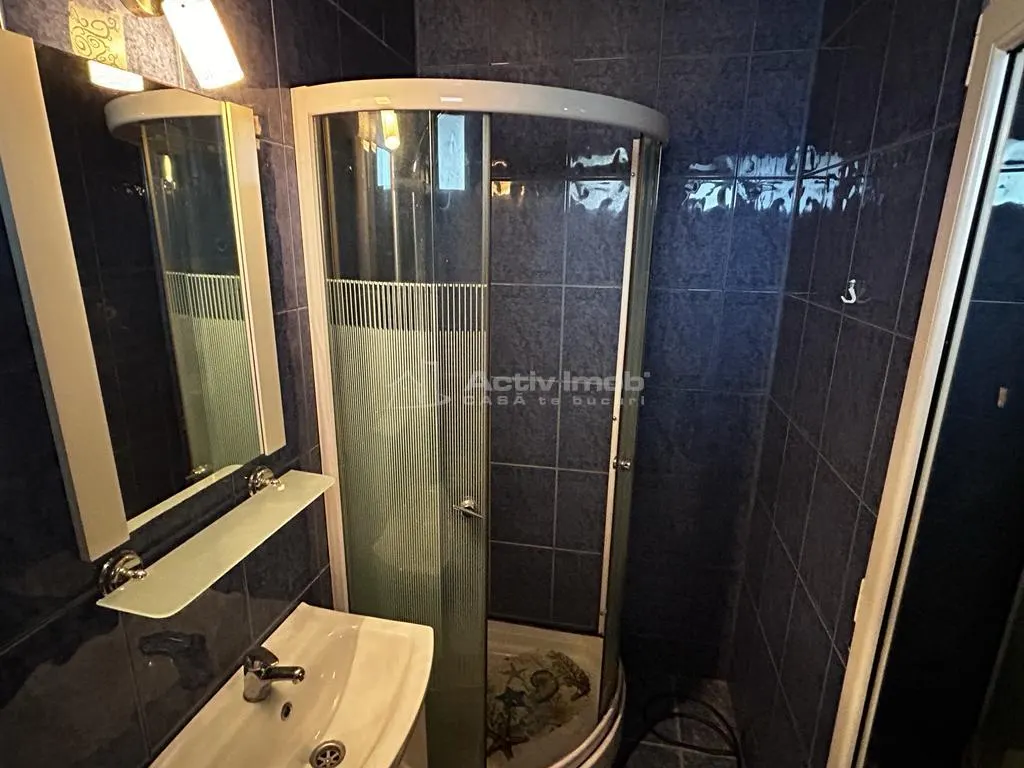 Apartment with 2 bedrooms for sale 45 sqm in Resita, Moroasa 1 area - foto 11