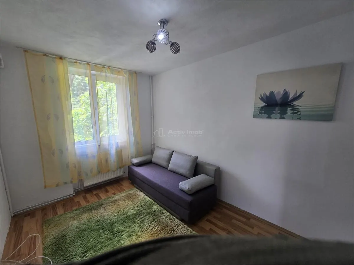 Apartment with 2 bedrooms for sale 45 sqm in Resita, Moroasa 1 area - foto 3