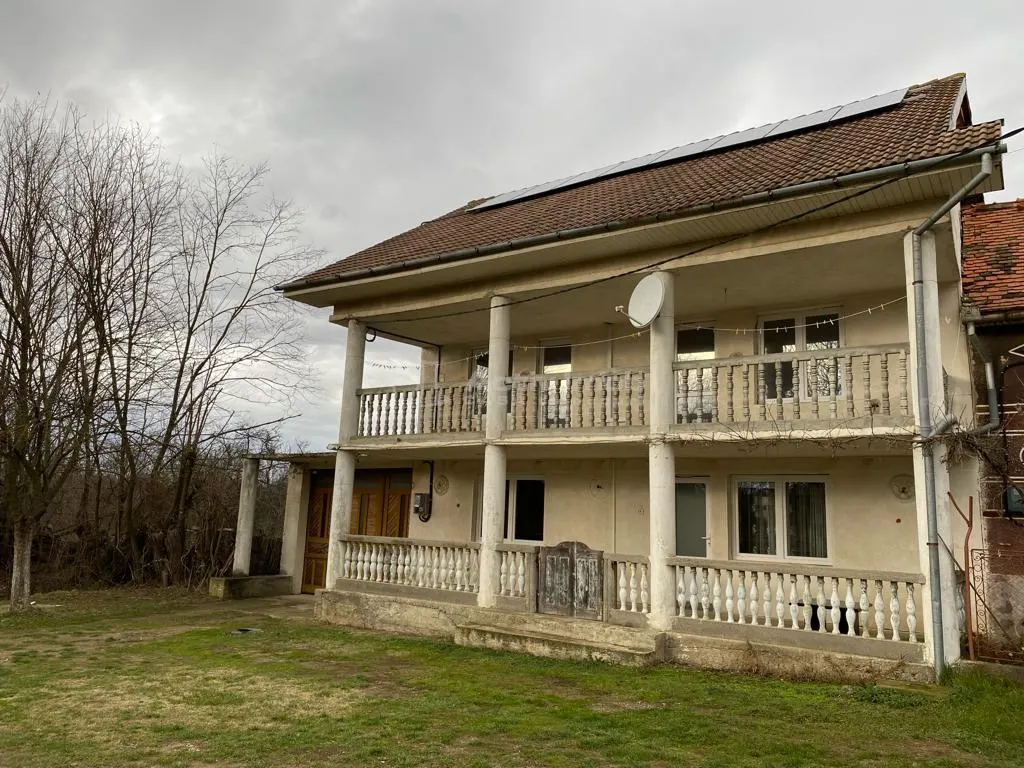 Bolvasnita: Villa de Dos Plantas con Terreno 1.007 m² y Nave 156 m² - foto 13