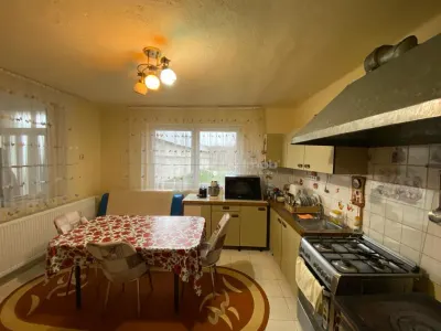 Bolvasnita: Villa de Dos Plantas con Terreno 1.007 m² y Nave 156 m² - foto 7