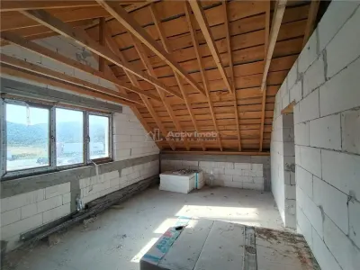 ساودوفا فيتشي، منزل على الطريق مع قطعة أرض 3.251 م² - foto 4