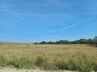 Teren intravilan de vanzare 9000 mp zona intre iazuri Talmaciu - foto 2