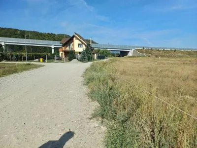 Teren intravilan de vanzare 9000 mp zona intre iazuri Talmaciu - foto 3