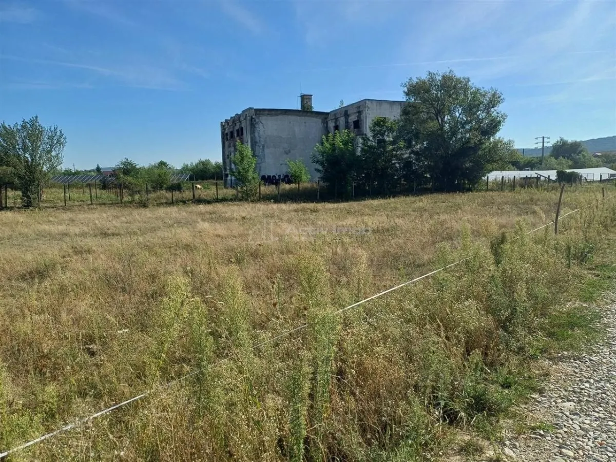 Teren intravilan de vanzare 9000 mp zona intre iazuri Talmaciu - foto 4
