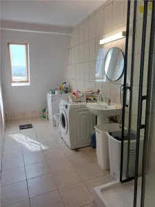 Apartament 4 camere 2 bai terasa mare de vanzare - foto 4