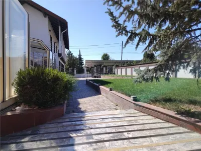 Vila de lux, cu piscina, in Mica Roma, la 5 km de Ploiesti - foto 4