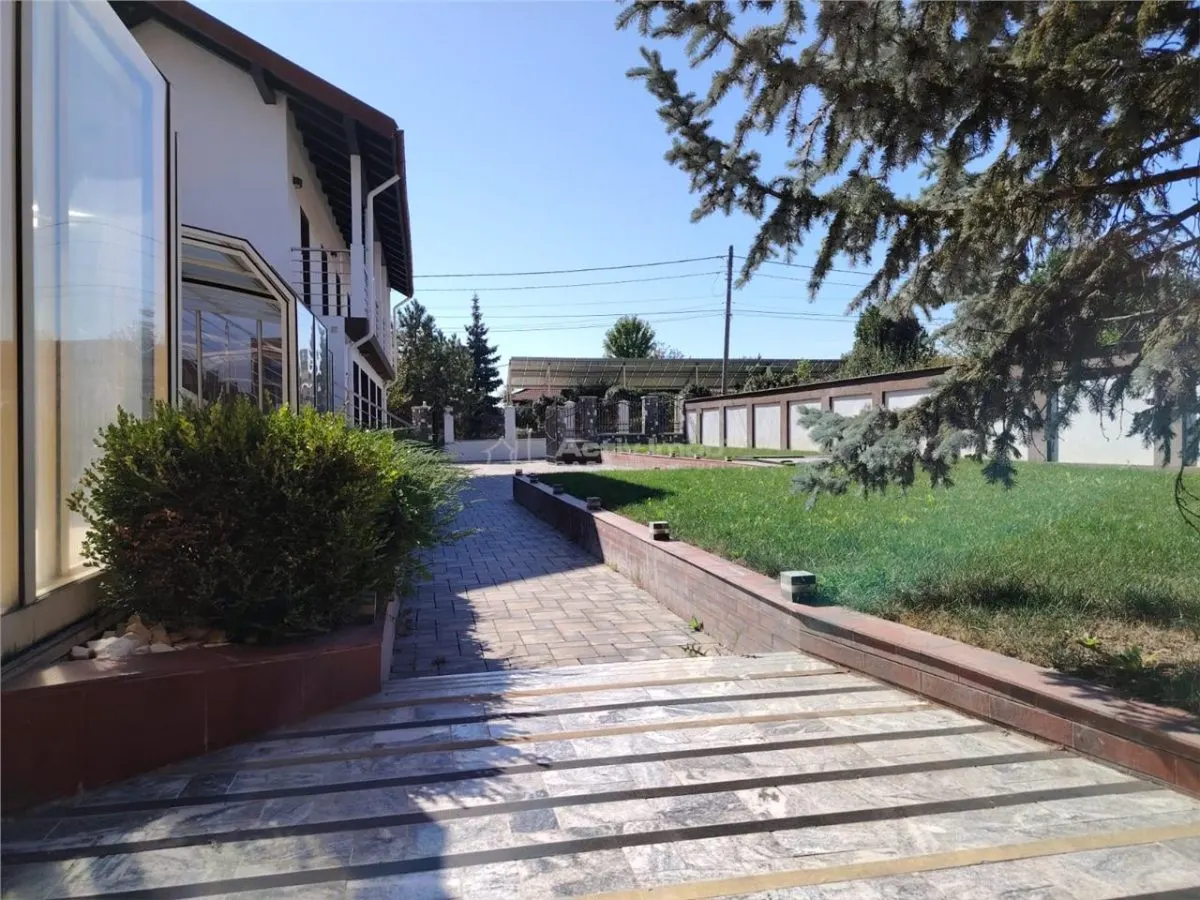 Vila de lux, cu piscina, in Mica Roma, la 5 km de Ploiesti - foto 4