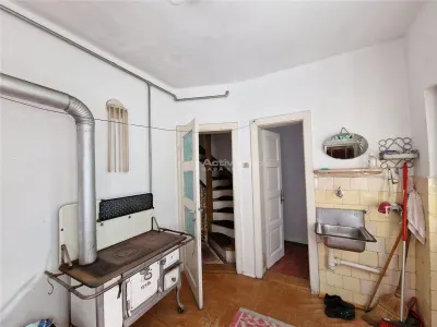 House / villa for sale 110 sqm in Resita, Muncitoresc area - foto 12