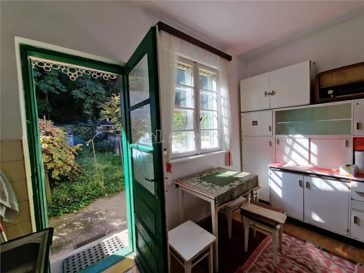 House / villa for sale 110 sqm in Resita, Muncitoresc area - foto 17