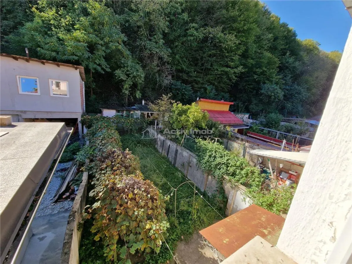 House / villa for sale 110 sqm in Resita, Muncitoresc area - foto 7