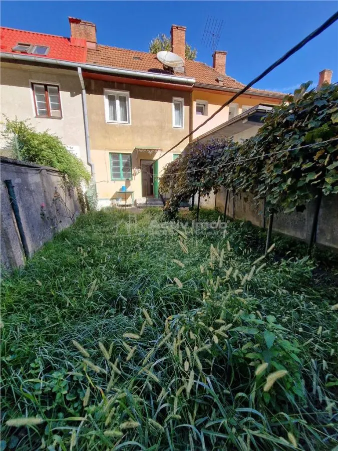 House / villa for sale 110 sqm in Resita, Muncitoresc area - foto 8
