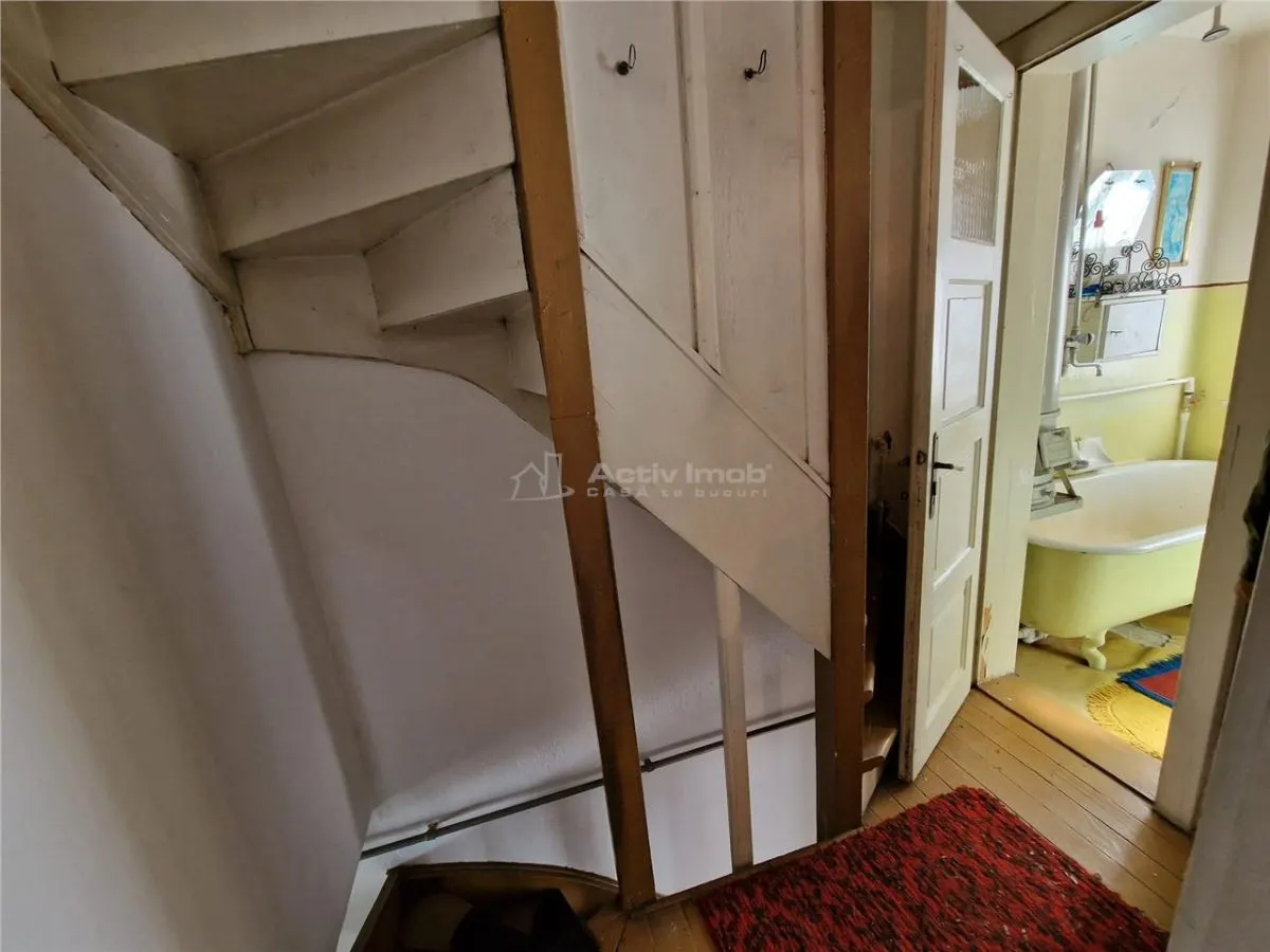House / villa for sale 110 sqm in Resita, Muncitoresc area - foto 10