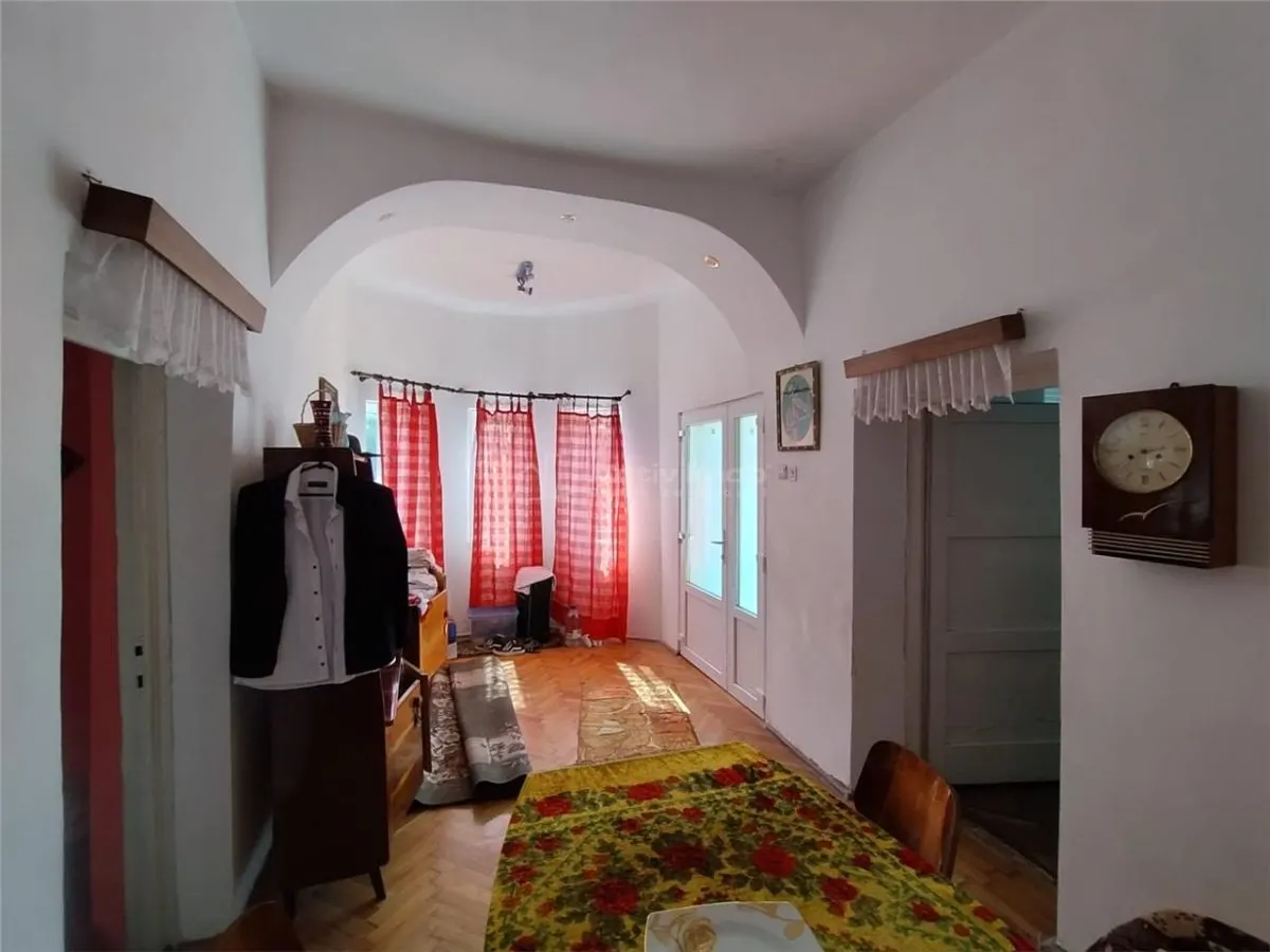 Caransebes, Casa de Ladrillo con Parcela de 585 m², Zona Sesu Rosu - foto 8