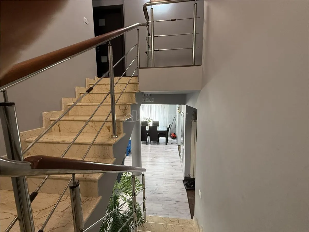 برانيشتي - كوليجيول سيلفيك ثيودور بييترارو ديبليكس - foto 14