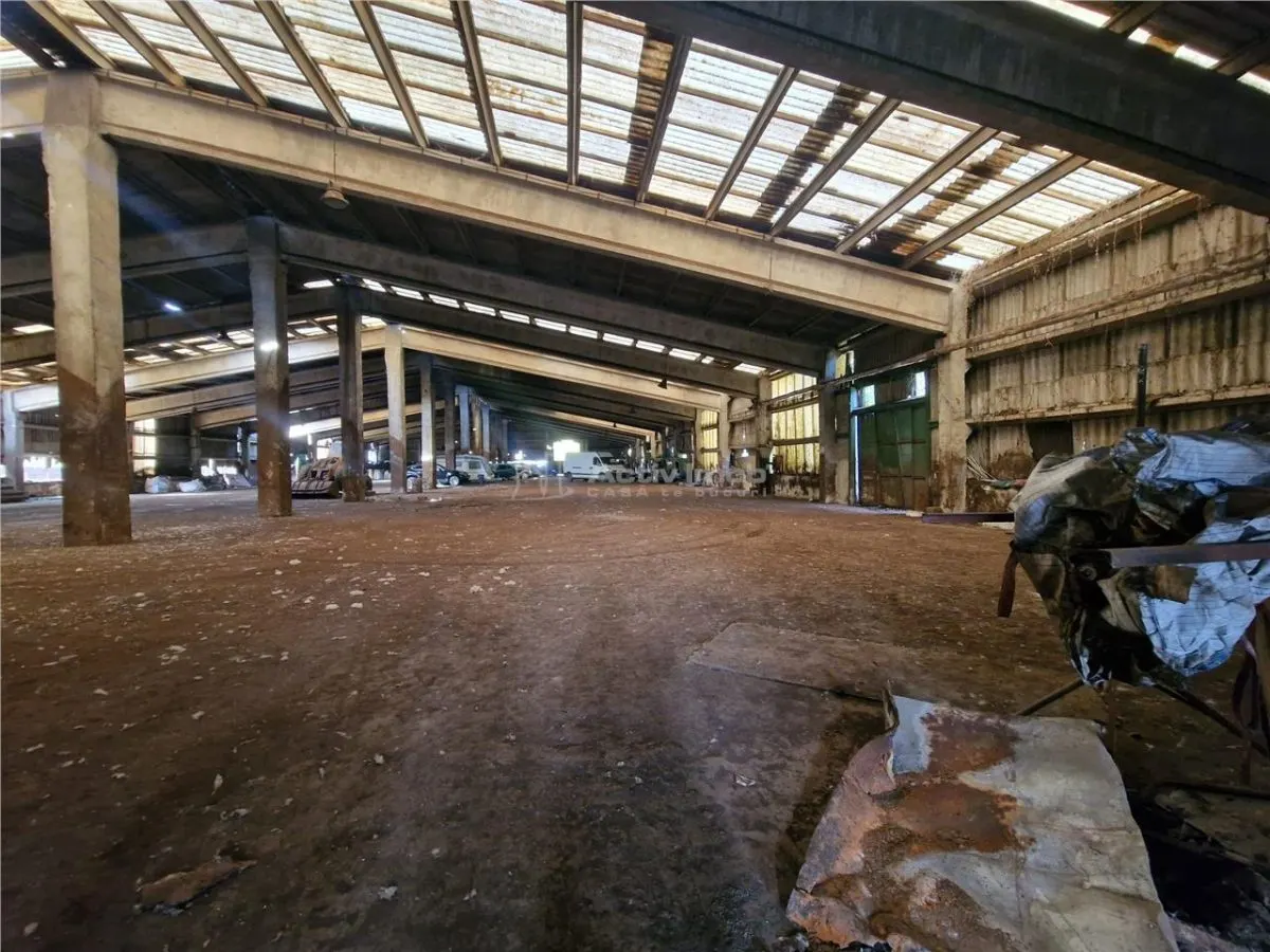 مستودع صناعي بريشيتا 3600 م² – عمولة صفر - foto 4