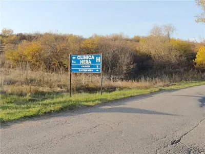 Slatina-Nera, 1445 m² Terrain Routier Bordant la Rivière Nera - foto 4