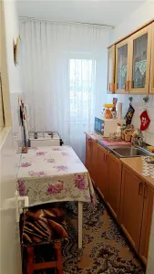Moldova Noua, Apartamento de 2 Dormitorios Semidocumentado - foto 4
