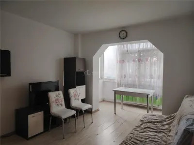Three-Bedroom Apartment, Furnished, Individual Heating, North District - Ploiesti