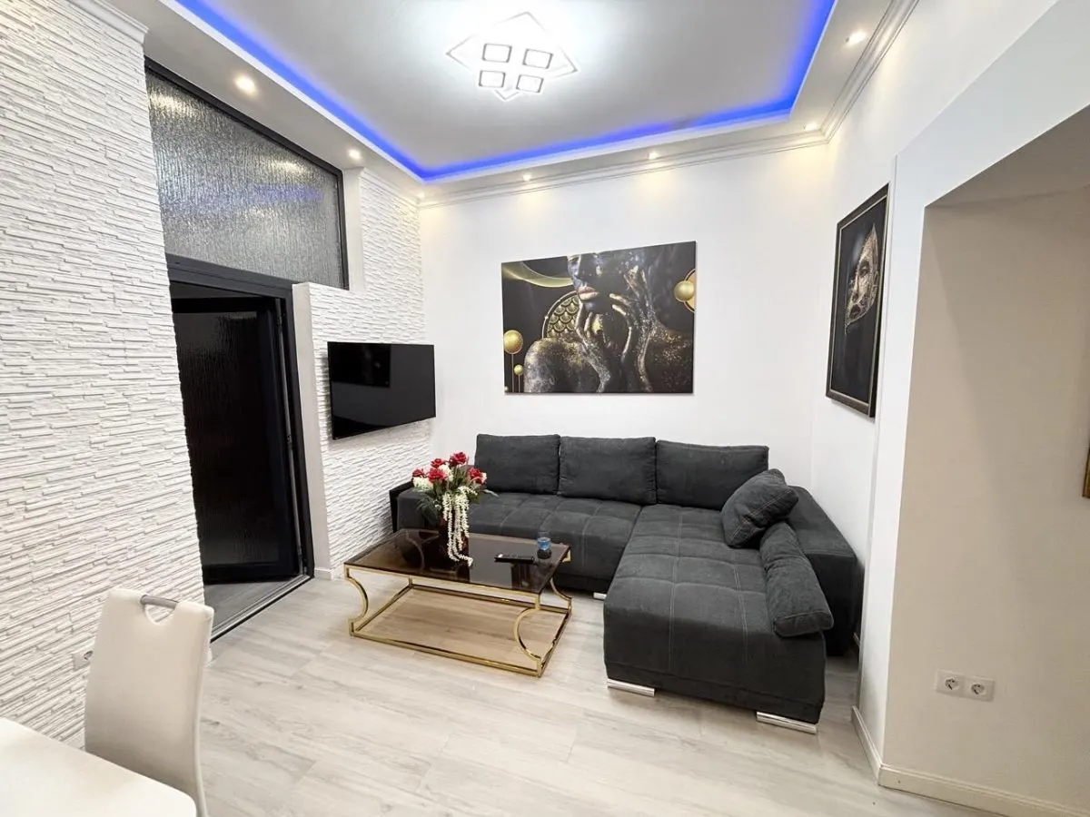 Apartament central - 90 mp util - curte linistita - foto 2