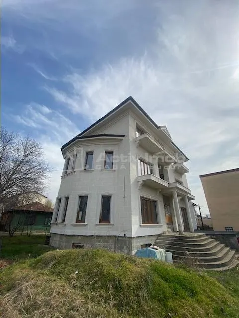 赫拉什特劳公园附近的优异别墅出租 - foto 1