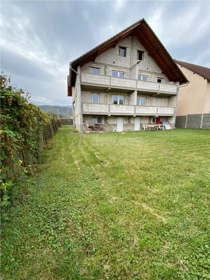 Duplex 5 Chambres à Vendre à Talmaciu - foto 8