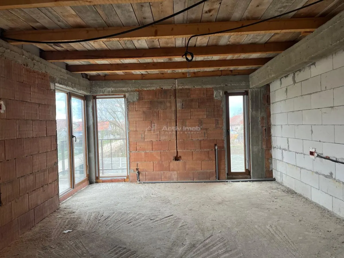 Lugoj, Villa La Rosu, 6 Chambres, 263 m², Costeiu - foto 15